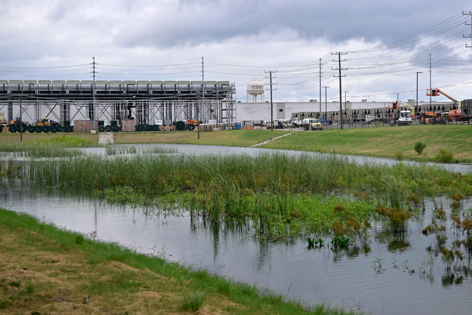 xAI is buying out homeowners who promise not to sue over data center noise