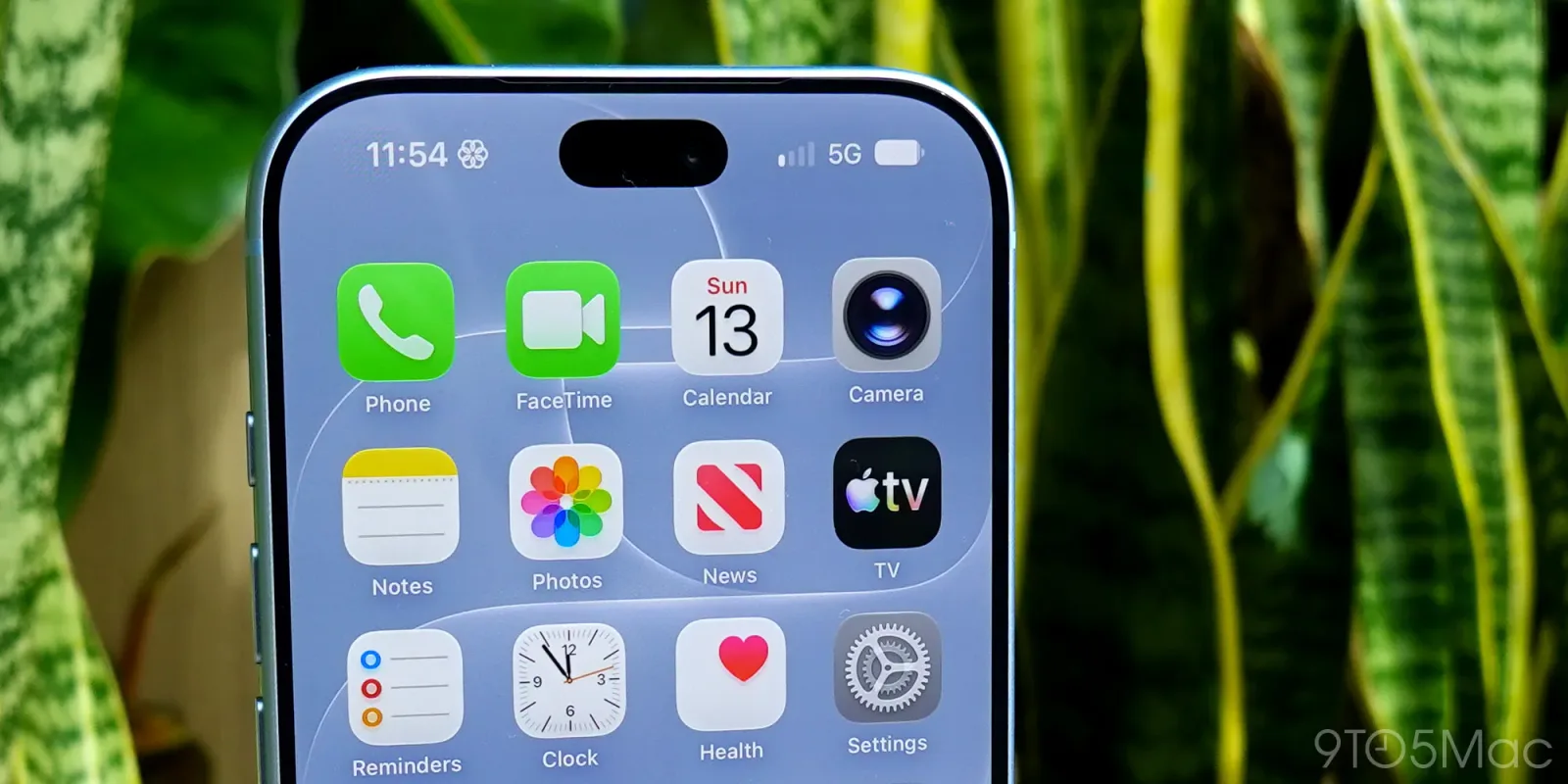 Apple confirms iPhone 18 Pro Max AT&T cellular issues, affected devices require hardware replacement