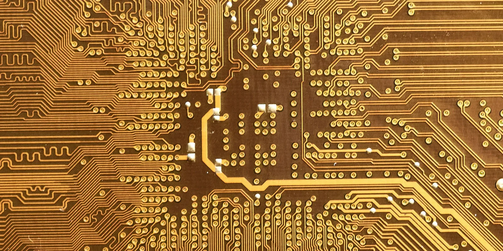 Apple announces its largest US manufacturing investment: a $30B Broadcom chip contract