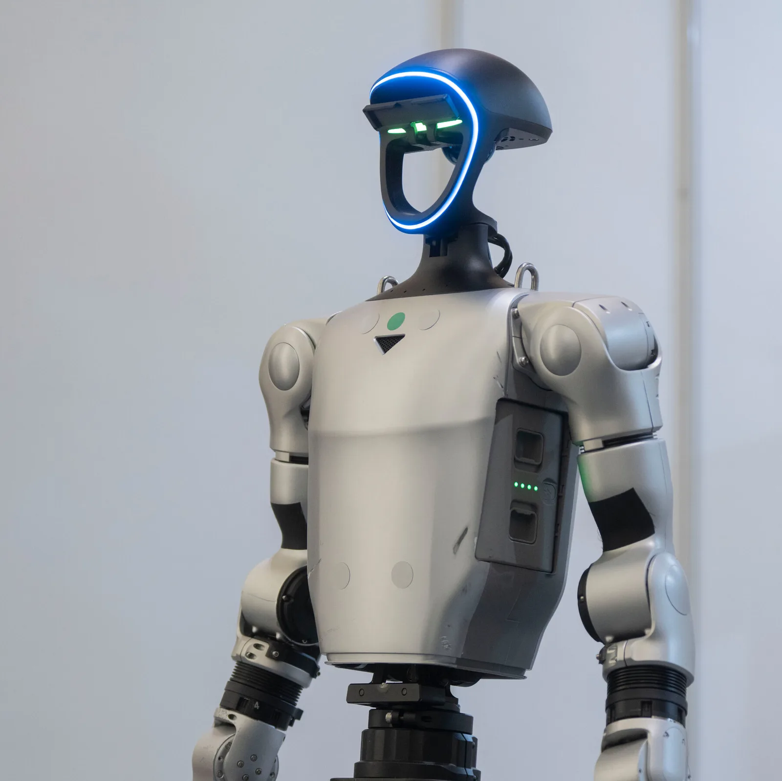 China’s Unitree Prices IPO in Bet Investors Are Ready for Humanoid Robots