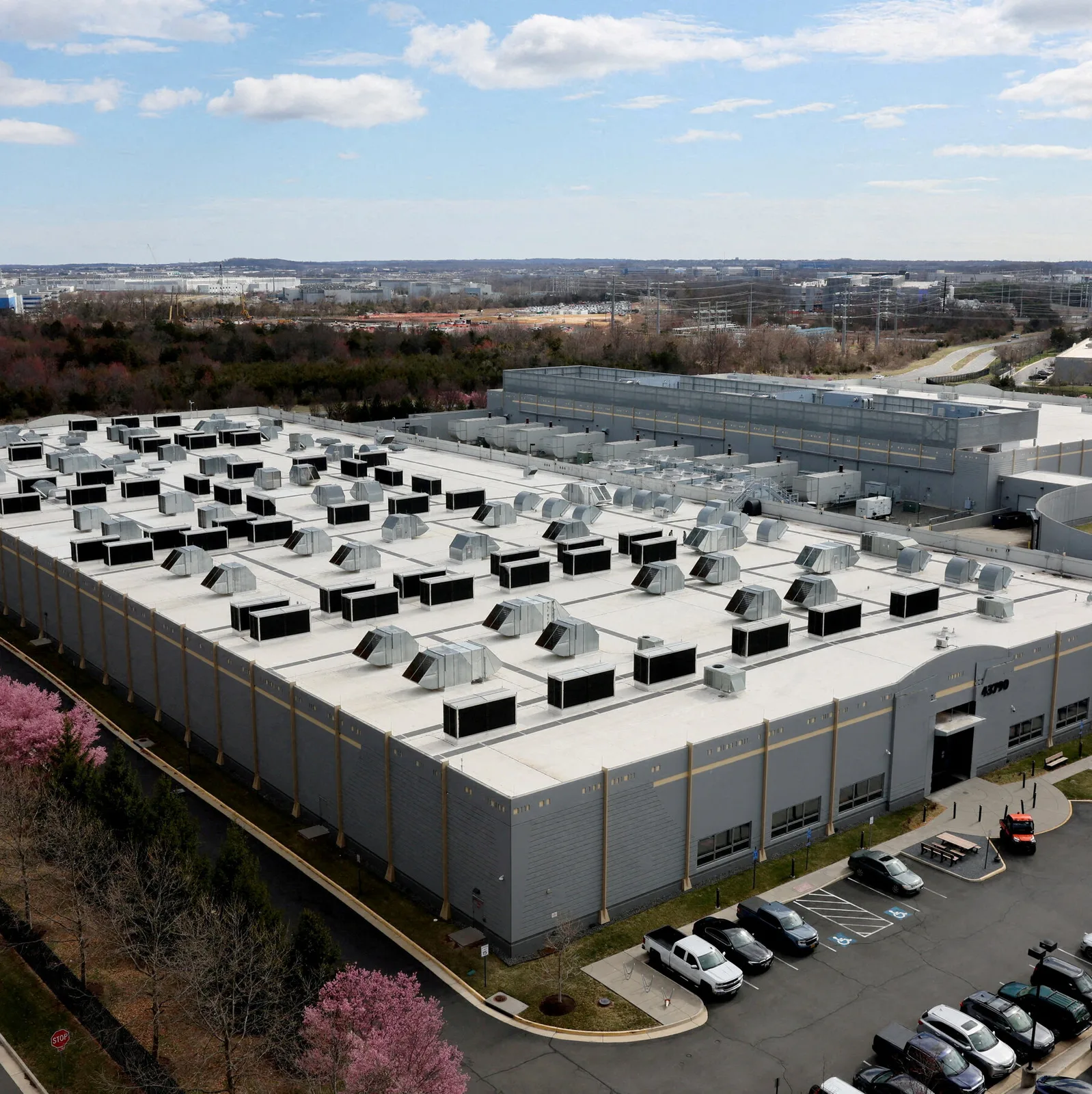 As U.S. Faces Extreme Heat, Data Centers Are Ordered to Use Backup Power to Prevent Blackouts