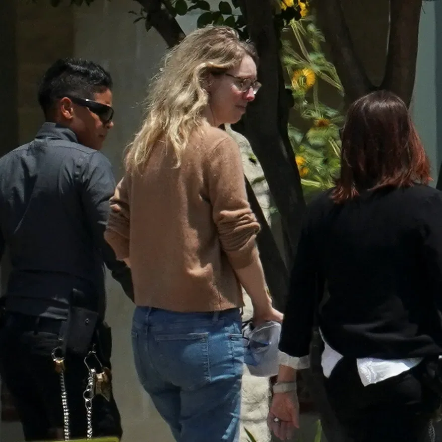 Elizabeth Holmes to Transfer to Halfway House in August 2027